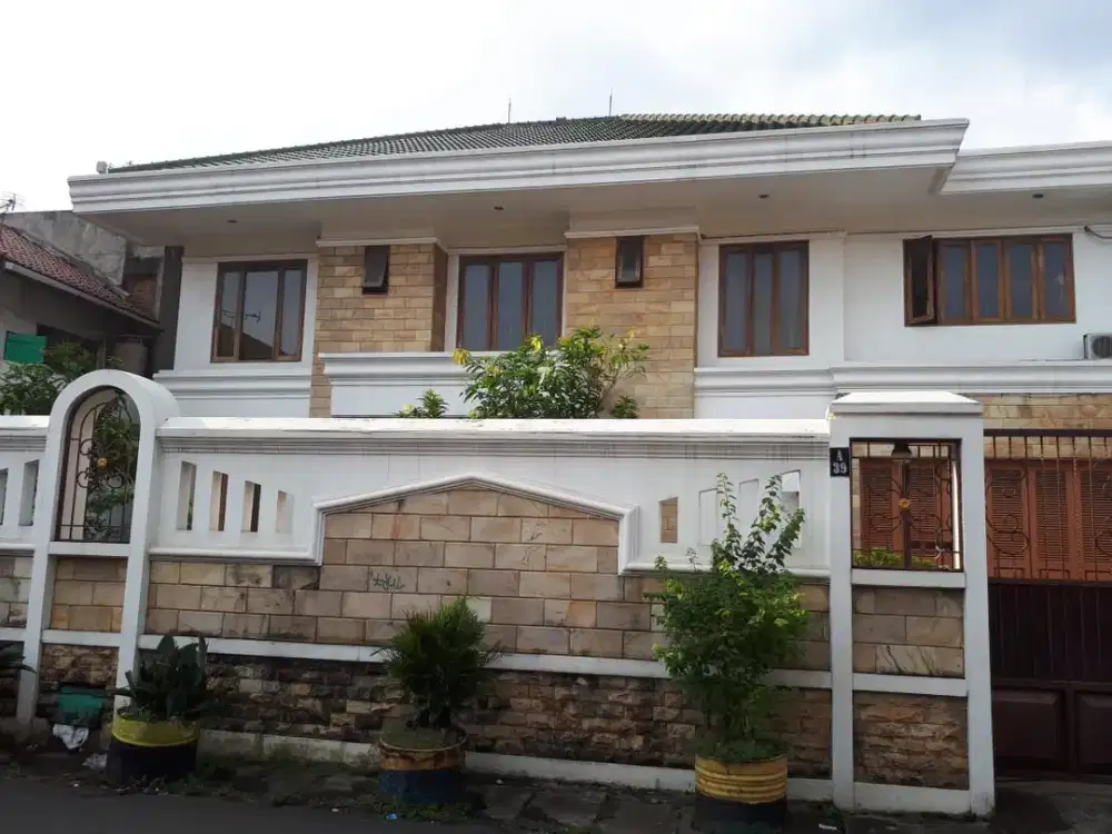 Di Jual Rumah 2 Lantai Dalam Komplek Polri, Pasar Minggu, Jakarta Selatan