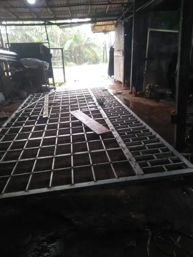 Tukang las panggilan