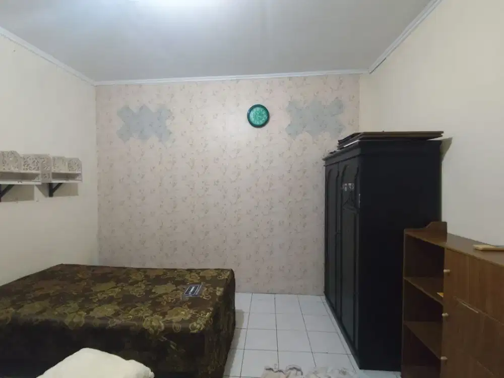 Rumah terawat dan Bebas Banjir di Taman Aries Jakarta Barat