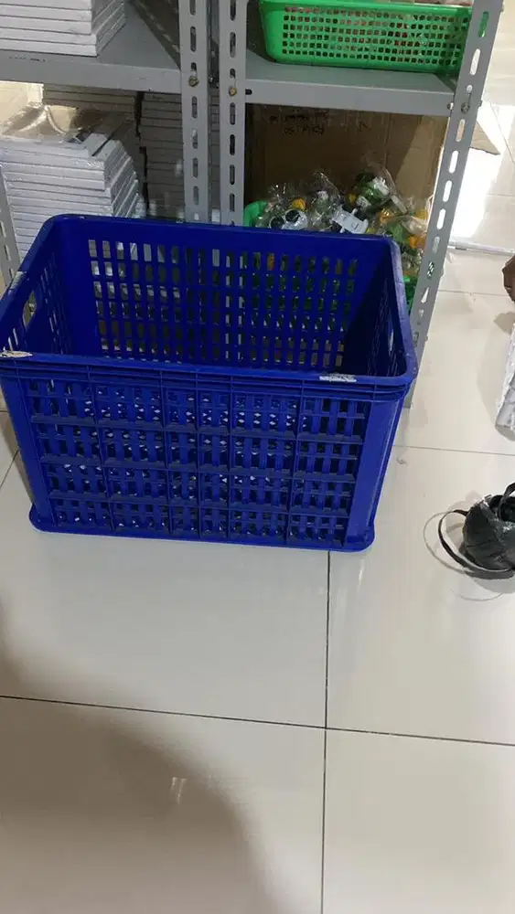 Keranjang Biru atau Keranjang Paket