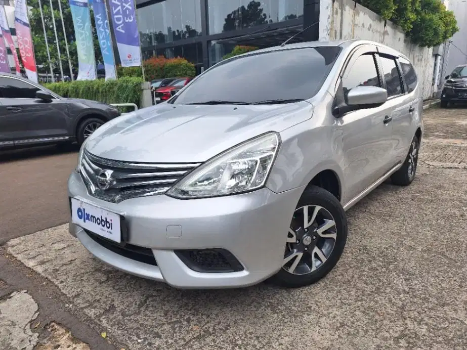DP MURAH Nissan Grand Livina 1.5 SV Bensin-MT 2018 Silver C7BFT