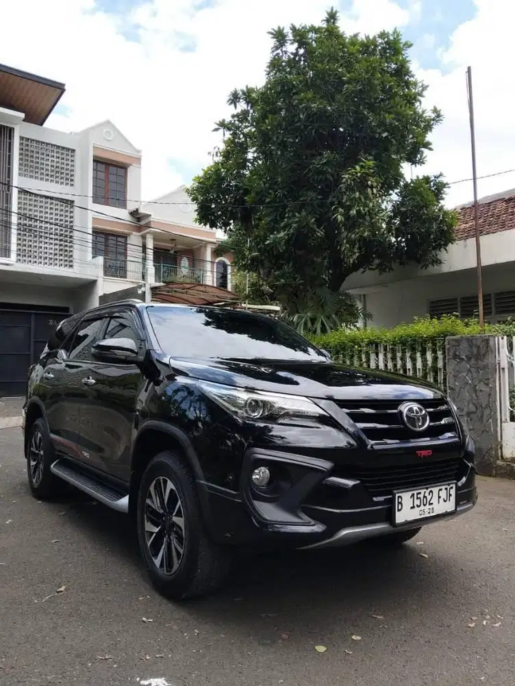 FORTUNER 2.4 VRZ TRD AT 2018