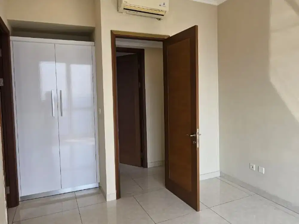 Di Jual Condominium taman Anggrek Residence 3 Bedroom Semi Furnish