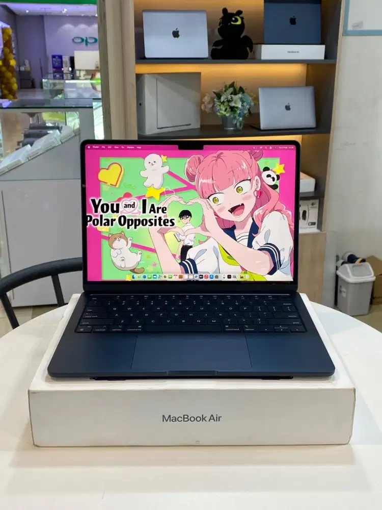 MacBook Air M2 13 16/256GB Garansi iBox 11 November 2026