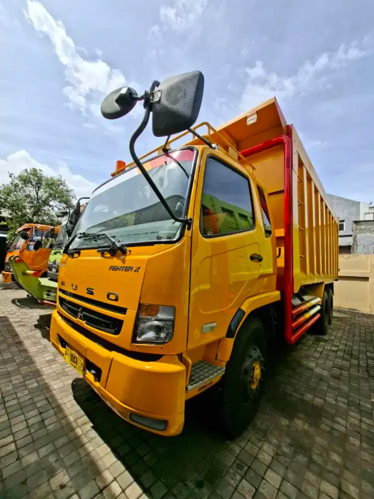 Truk Dump Mitsubishi Fuso FN62 Indeks 30 Tronton 6x4 Th. 2023