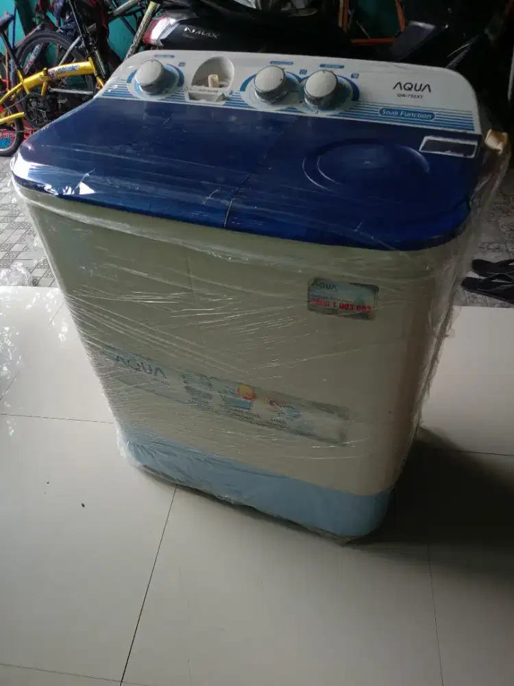 Mesin cuci Aqua Japan biru mulussss bgus
