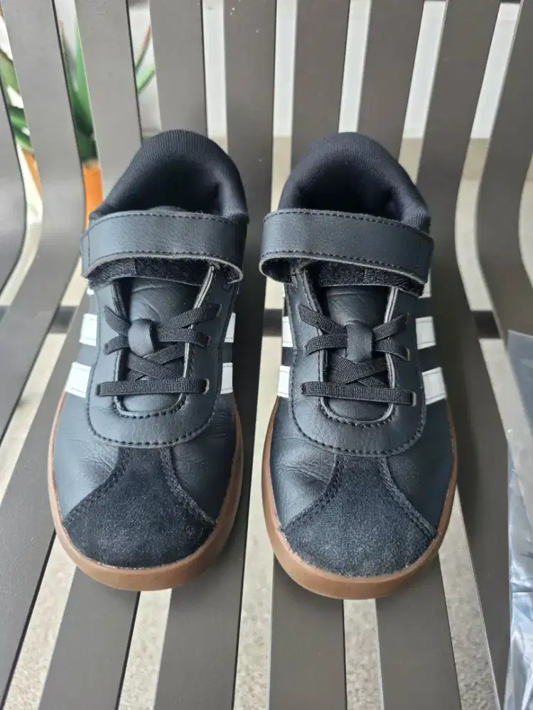 Preloved Sepatu Adidas anak