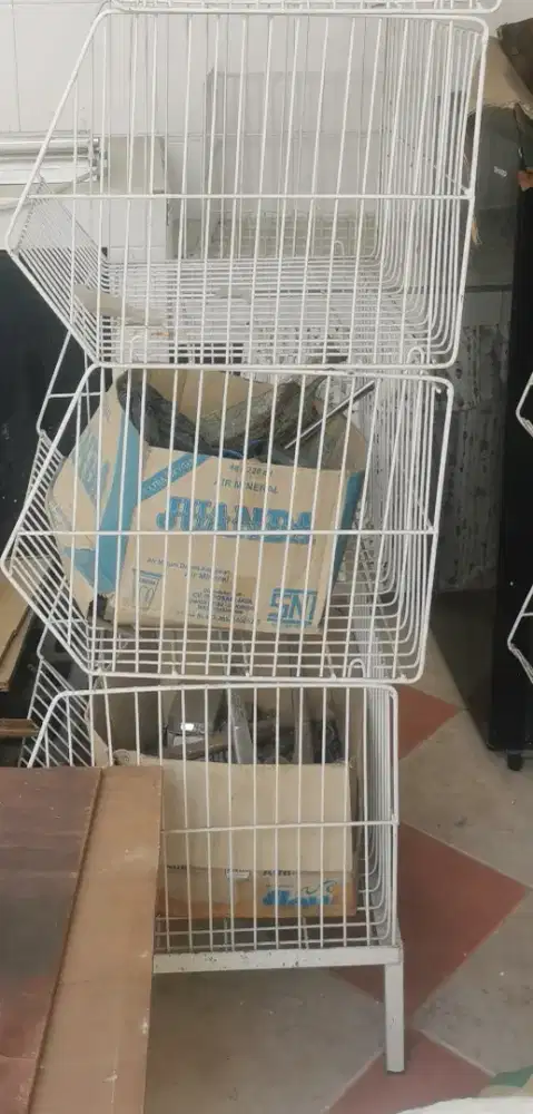 Rak display kawat / Rak keranjang susun 3