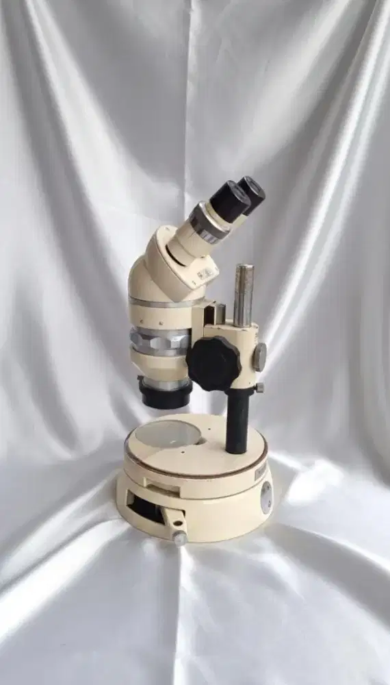 (WAJIB TransaksiOffline)WildHeerbruggStereoscopicMicroscop M5 Thn 1960