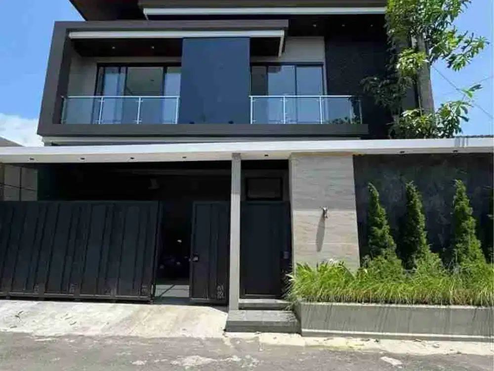 RUMAH MEWAH KONTEMPORER MODERN LOKASI PREMIUM DEKAT UKRIM & BANDARA ADISUCIPTO DI PURWOMARTANI, KALASAN