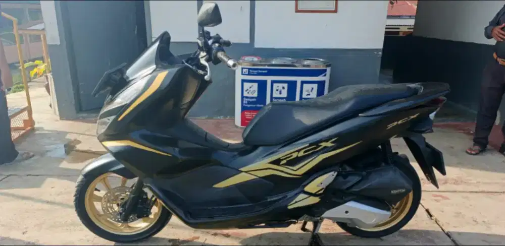 PCX THN 2021 hitam
