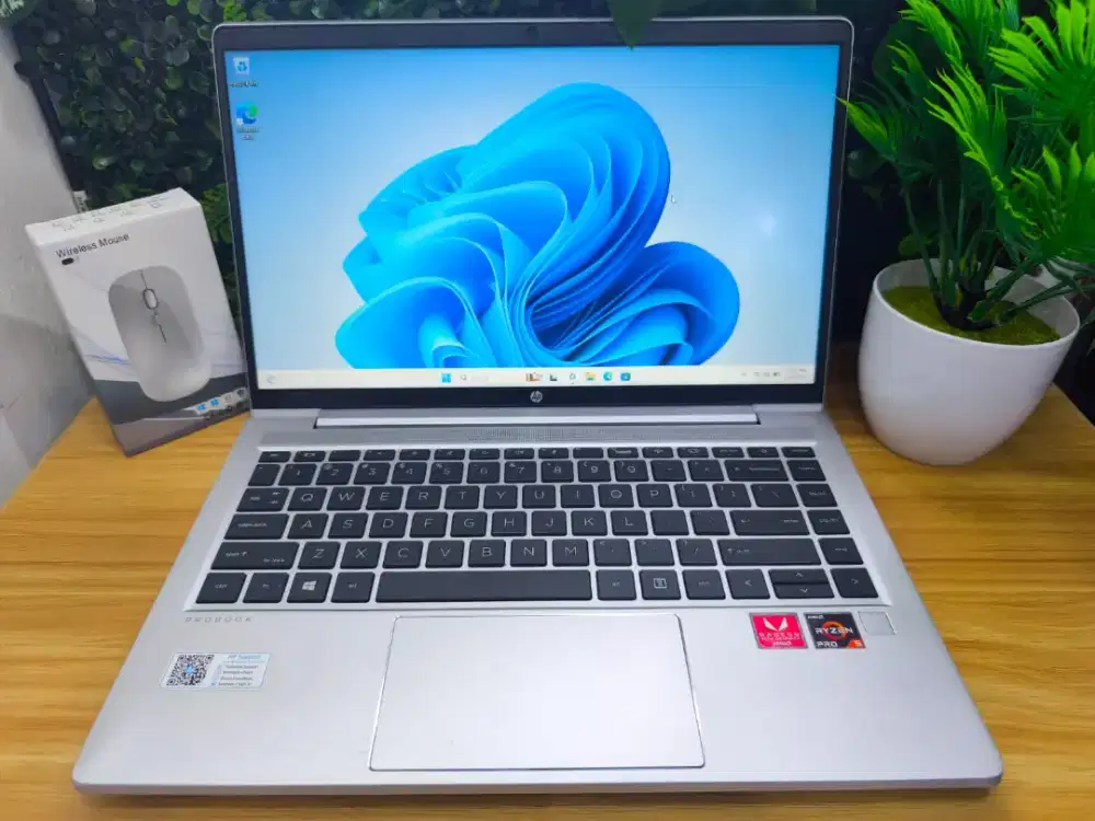 Hp Probook 445 G8 
Ryzen 5-5600U/8GB/256GB/AMD Radeon Graphics,14 FHD