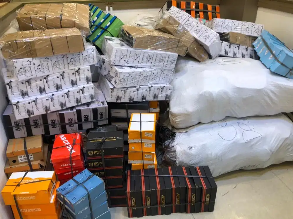 karyawan toko sepatu tangcity KHUSUS PRIA