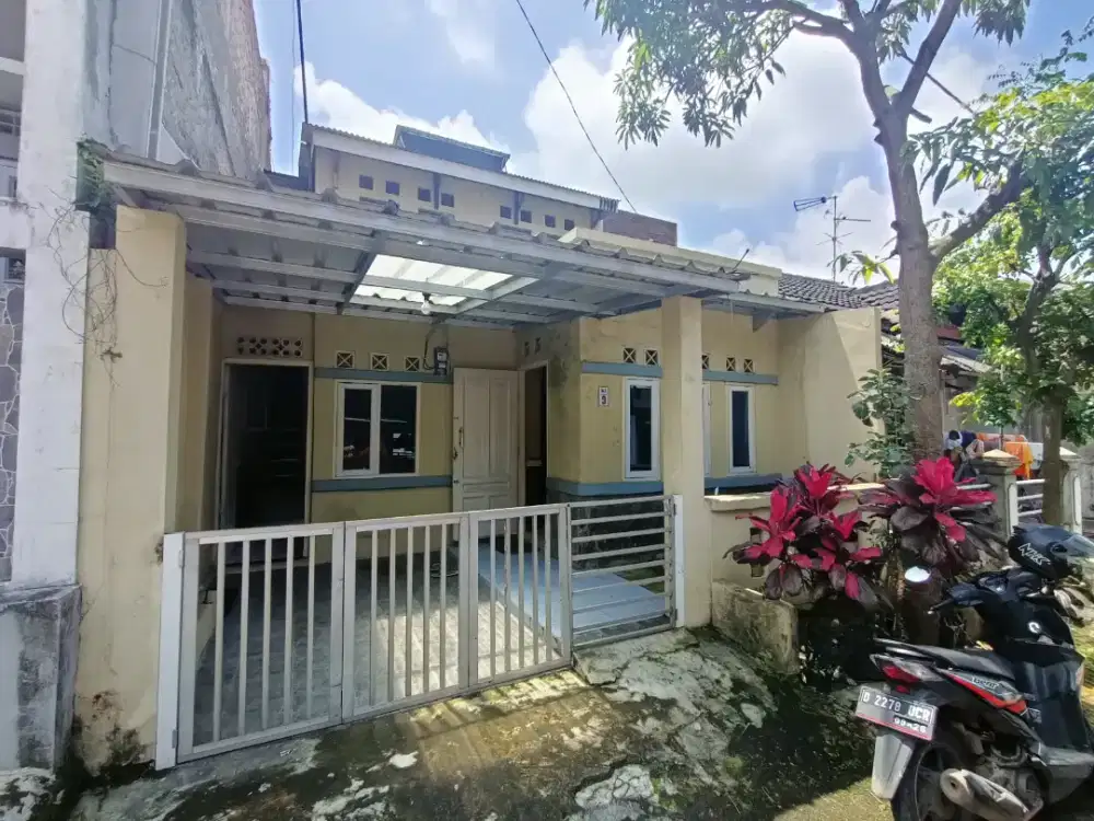 Dijual cepat Rumah di komplek permata Cimahi lokasi setrategis