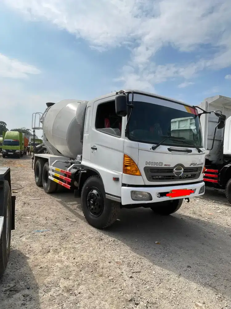 Truk Mixer Hino 500 FM 260 JM 2013