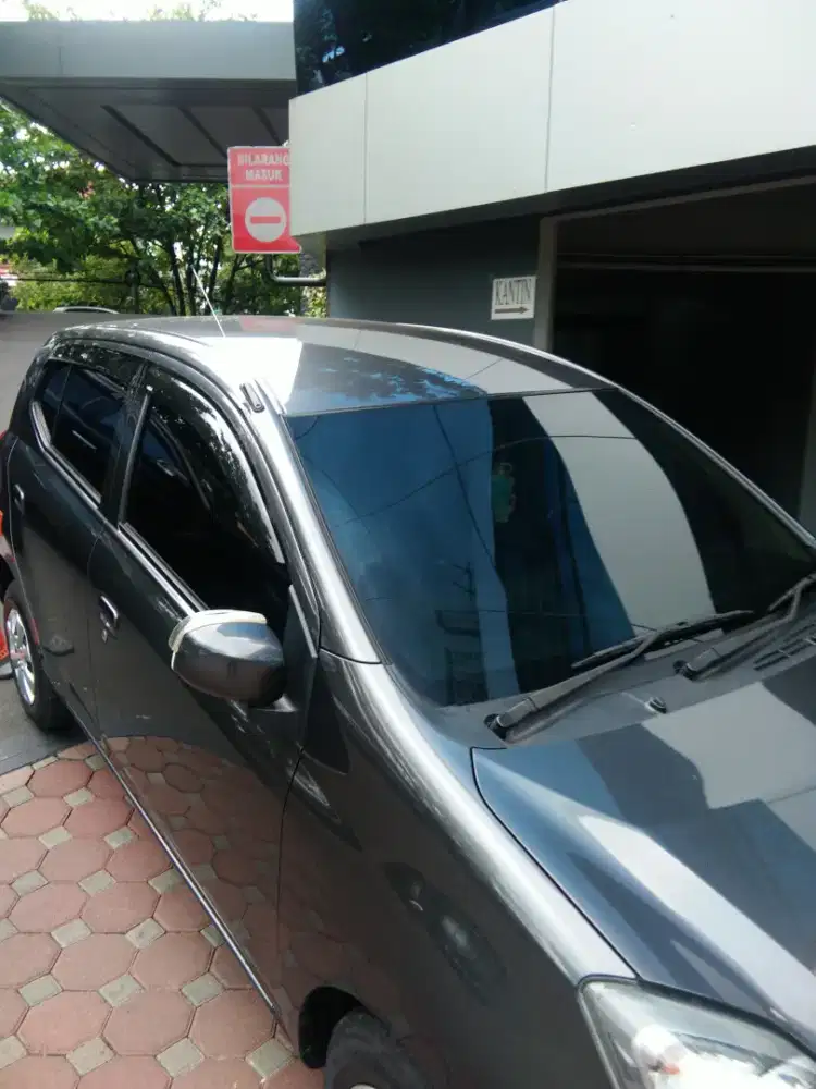 Kaca pemasangan rapi