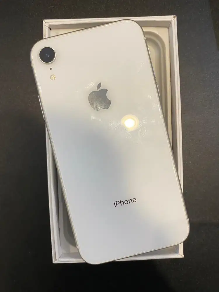 Iphone xr 128gb inter terima cash dan kredit