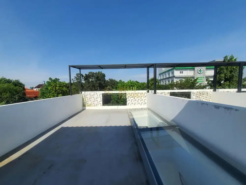 RUKO 3 LANTAI SIAP PAKAI DI JAGAKARSA, DEKAT PERKANTORAN TB SIMATUPANG