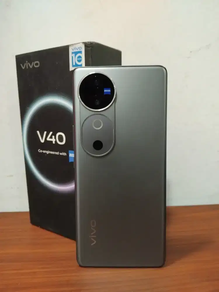 VIVO V40 ZEISS 12/256