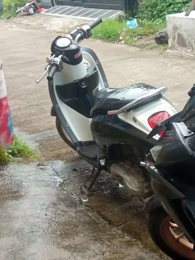 JUAL CEPAT SCOOPY 2010 KARBU