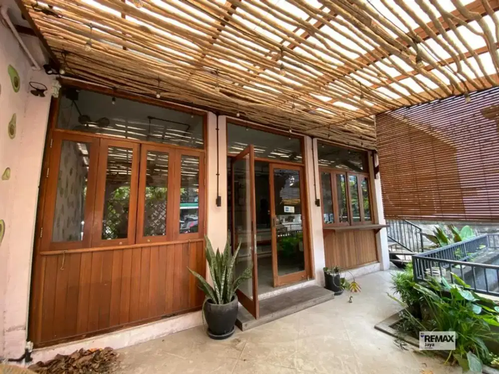 Two Storey Commercial Space Ex Restaurant For Rent In Prime Batu Bolong, Canggu