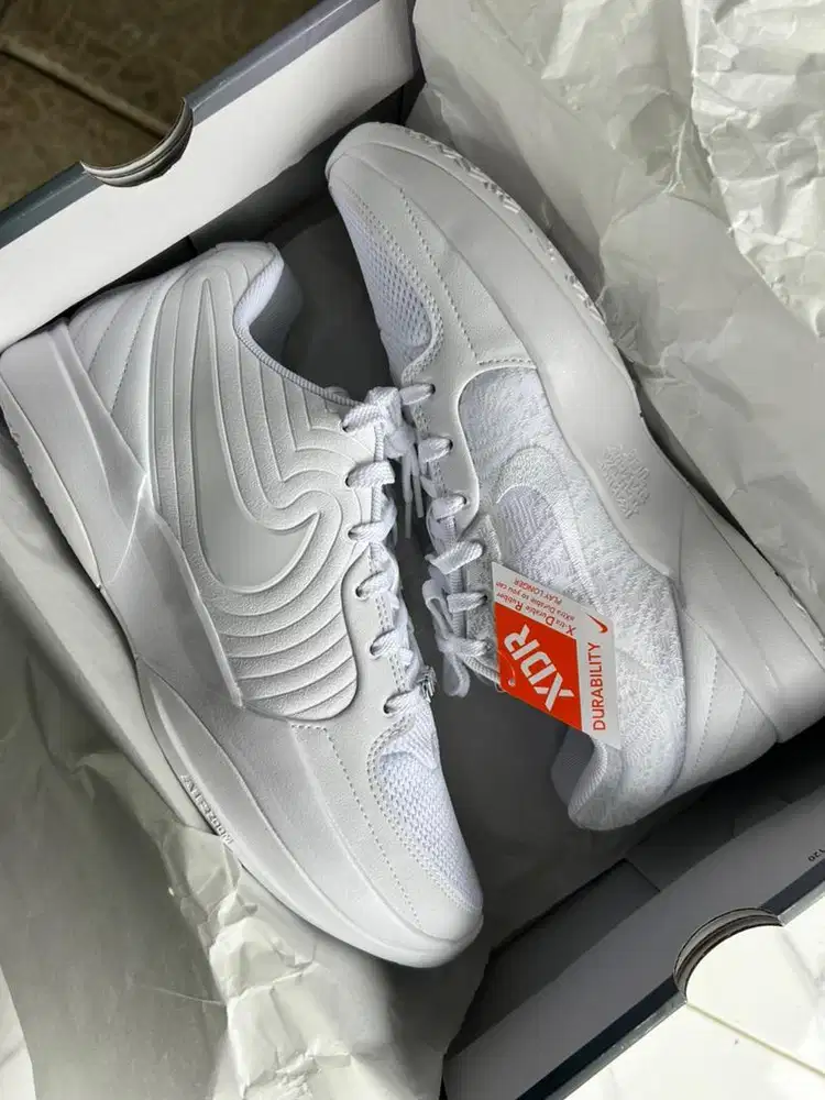 sepatu basket nike ja 2 team bank size 44.5 BNIB