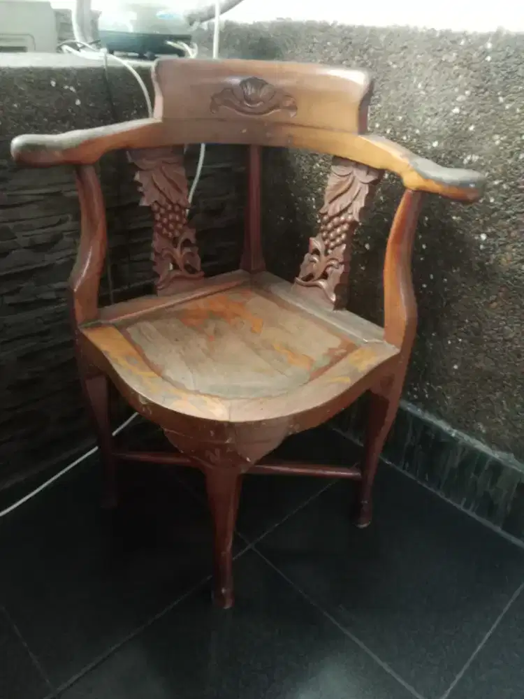 Di jual kursi tamu bahan kayu jati