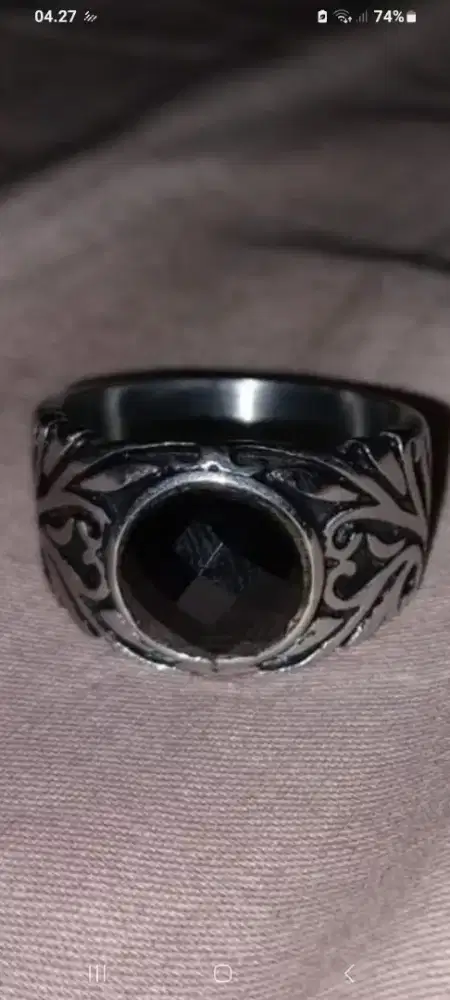 Cincin black stone