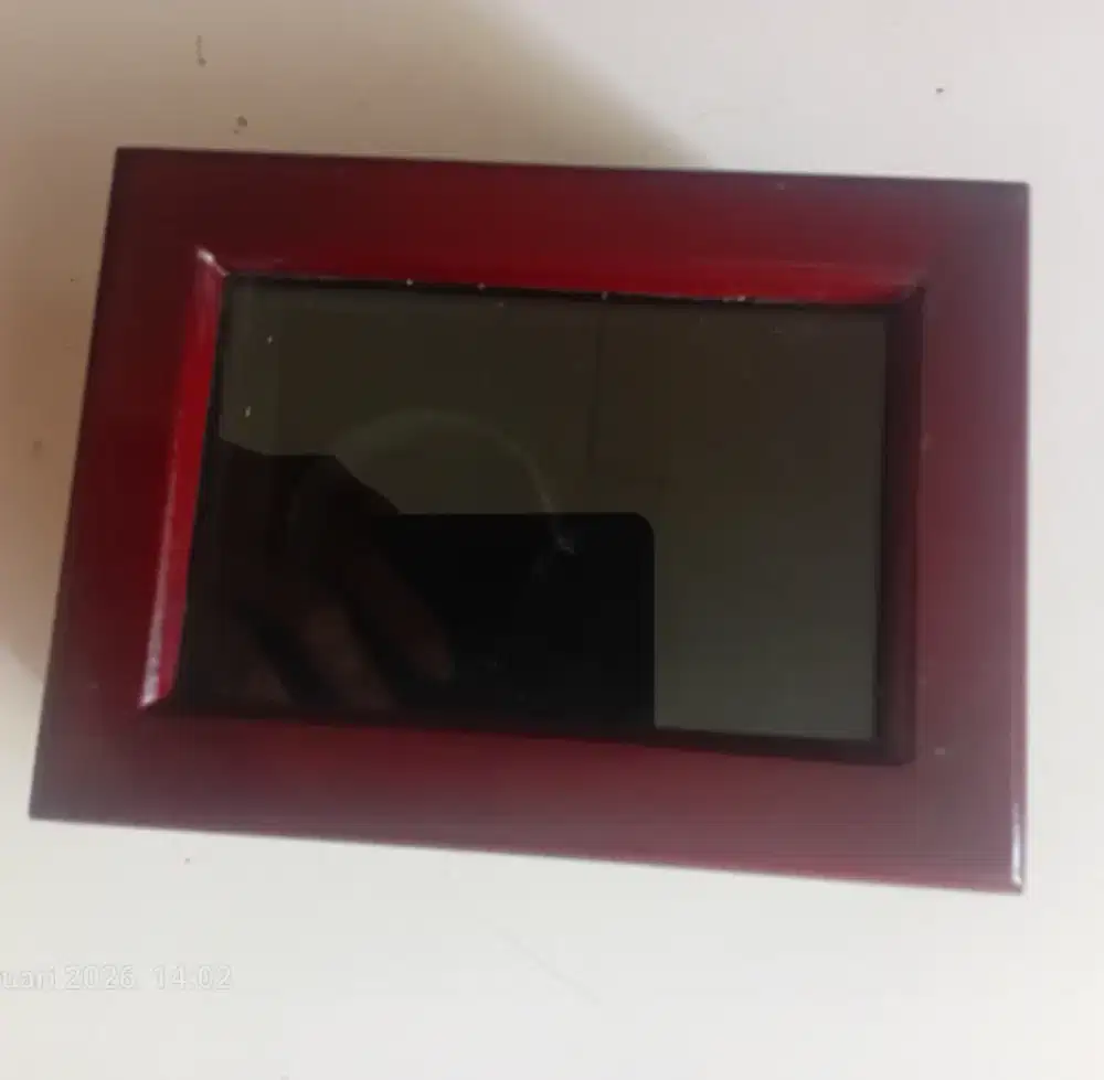 Kotak perhiadan maroon cantik