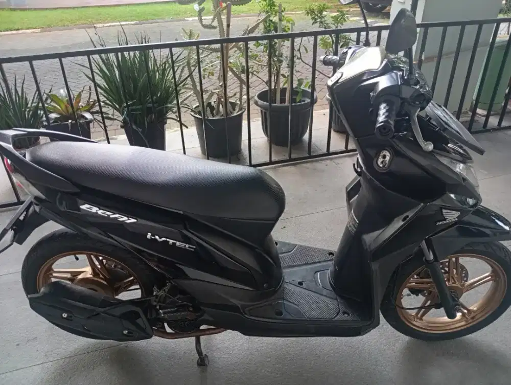 Dijual honda beat 2015/stater halus