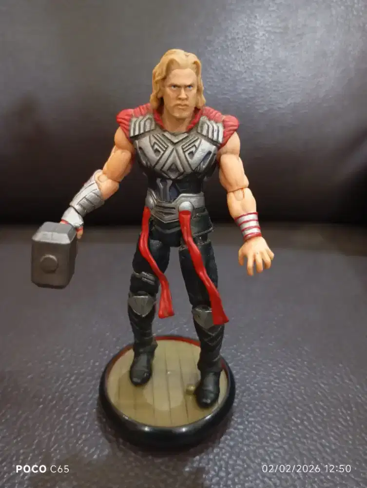 Marvel Universe 3.75 Avengers Movie Battle Hammer Thor