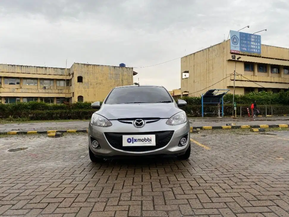 TERMURAH TDP 3,JT Mazda 2 1.5 S Bensin-MT Silver 2011