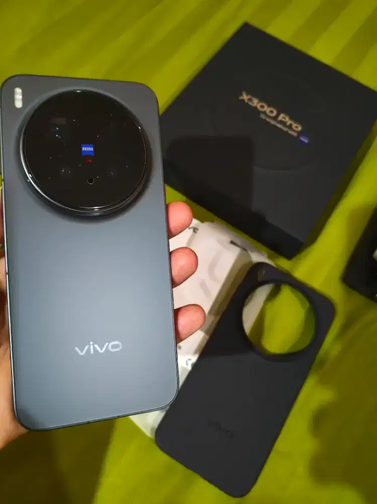 Vivo X300 Pro 16/512 GB Hitam