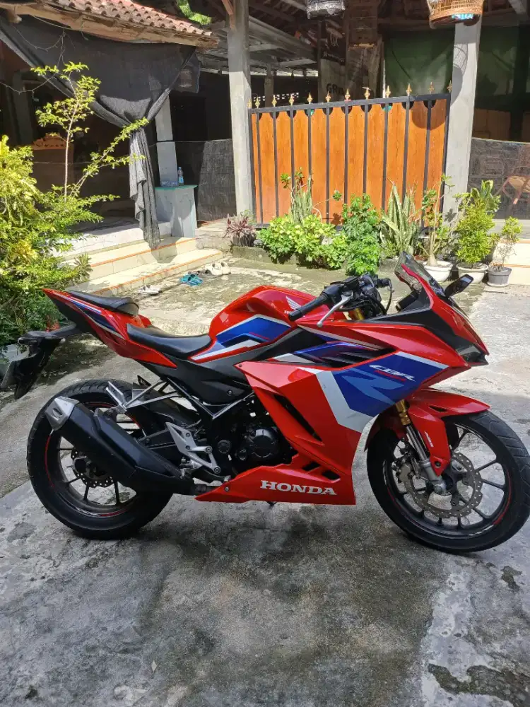 cbr 150r 2021 abs tricolor