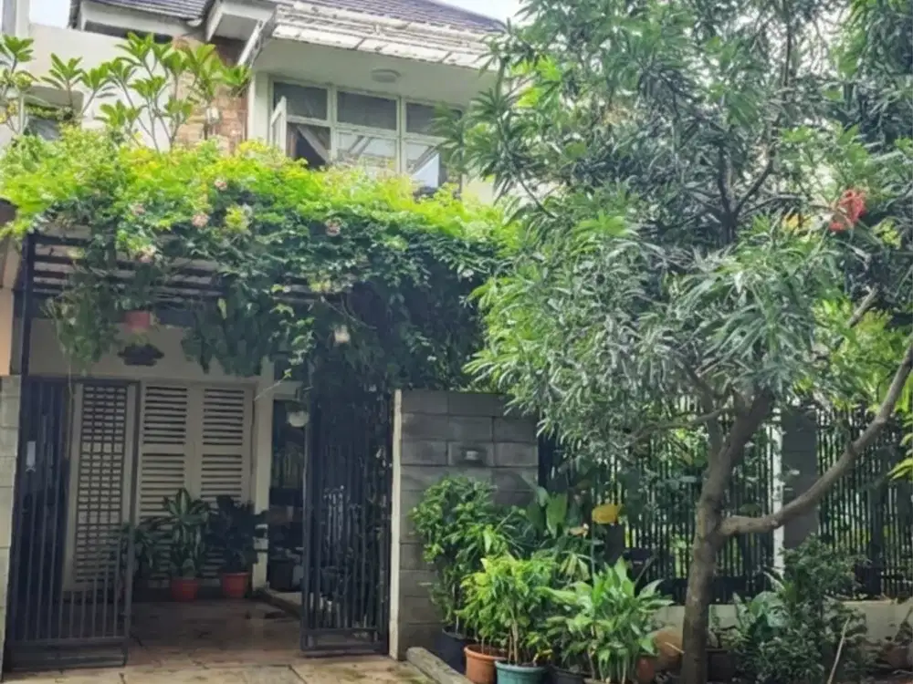 Rumah Cluster Premium Metland Menteng Semi Furnish Ada Swimming Pool Bebas Banjir (73641 HN)