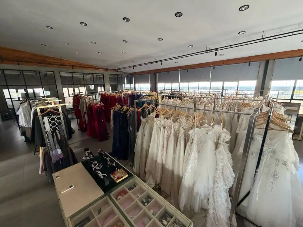 Gaun Pengantin Preloved / Borongan Dress Bridal – Stok Butik 200+ pcs