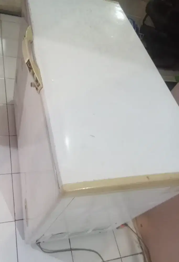 Freezer murah kondisinya normal