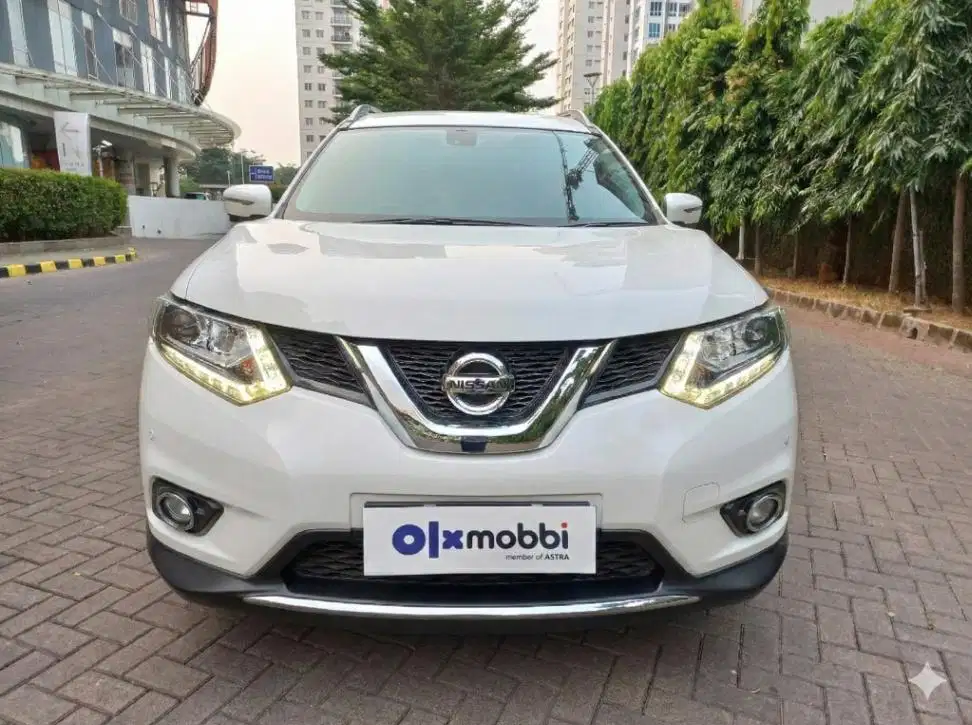 DP RINGAN Nissan X-Trail 2.5 Bensin-AT 2015 Putih C1EVF