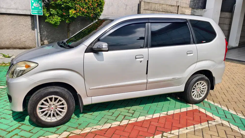 Daihatsu Xenia 2009 Bensin