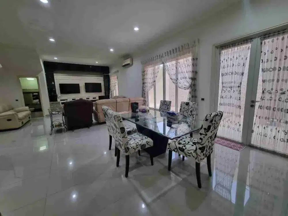 Rumah Dekat Club House Sudah Renov Di Pondok Hijau Golf