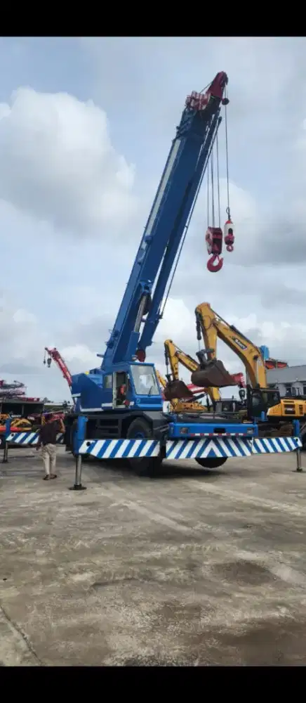 Raughterain crane kato 50 ton tahun 2002