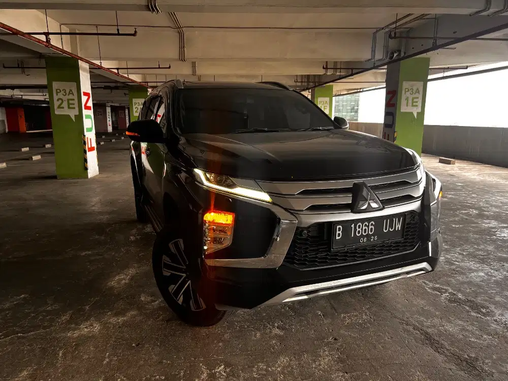 Mitsubishi Pajero Sport Dakar 4x2 At Diesel HITAM 2021