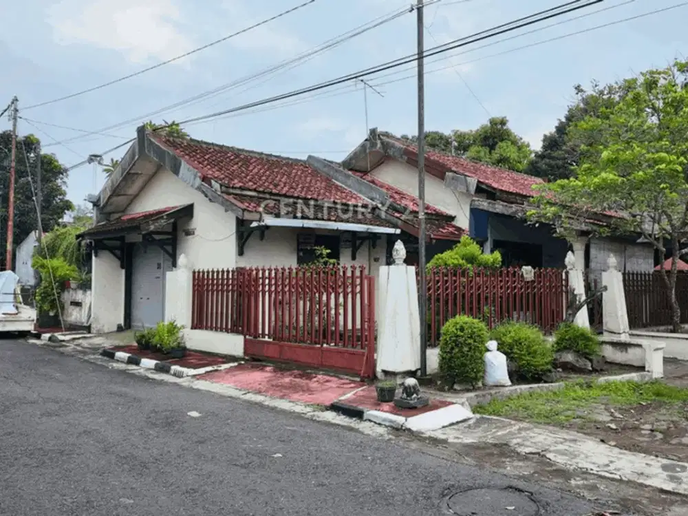 Rumah Dekat Benteng Kraton Hanya 600 M Ke Pasar Ngasem