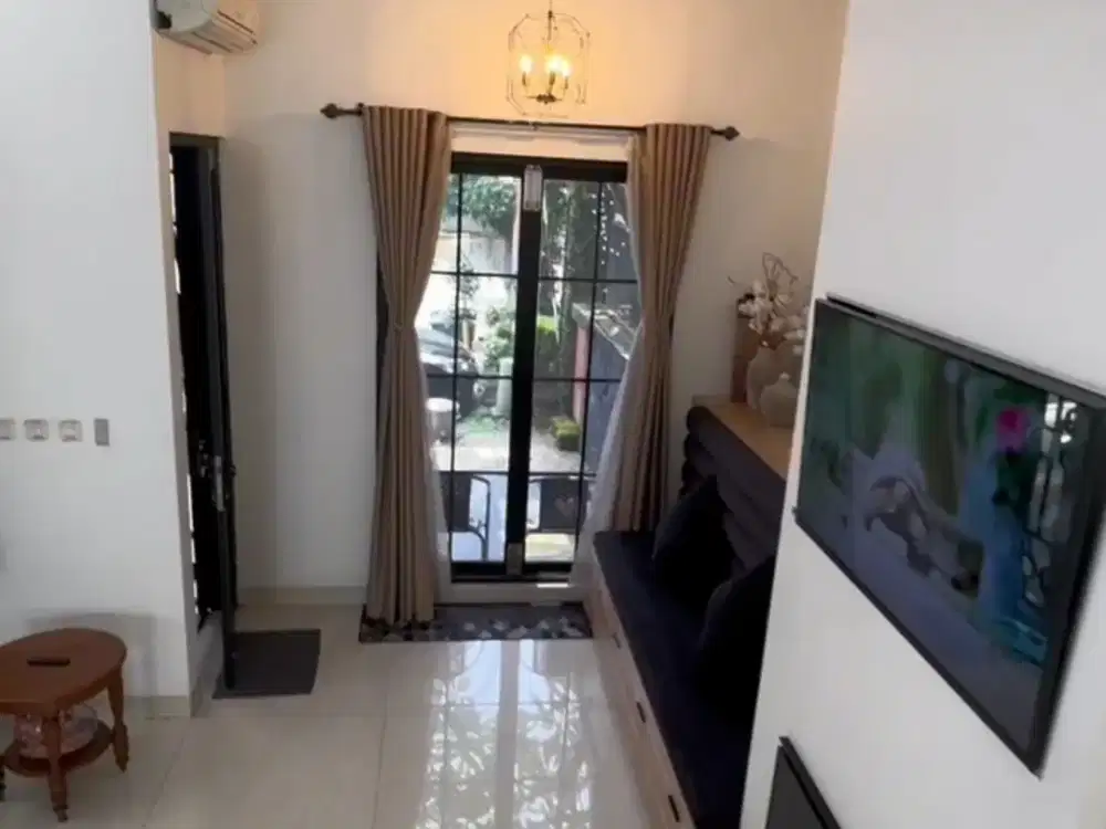 RUMAH FULL FURNISHED 4 LANTAI ADA POOL CLUSTER PINEWOOD BANJAR WIJAYA