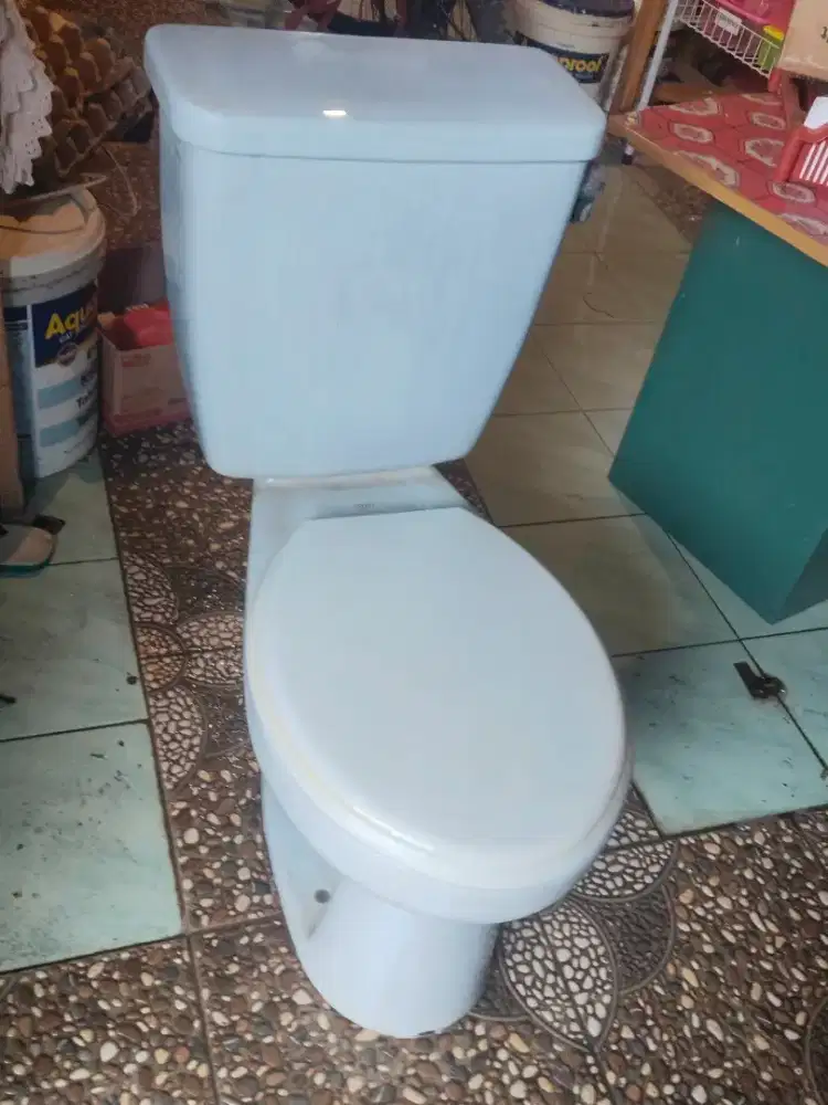 Kloset duduk toto nego sampai jadibekas