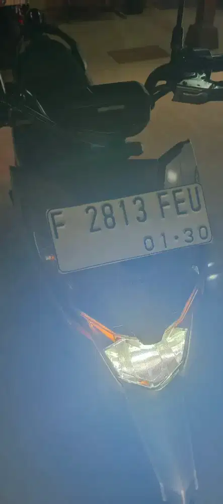 Di jual Honda Beat street tahun 2020 warna silver plat F