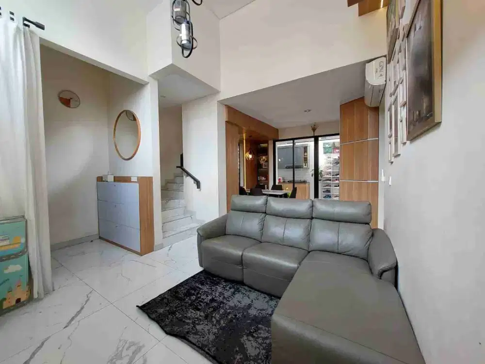 Dijual rumah bagus di Asya JGC