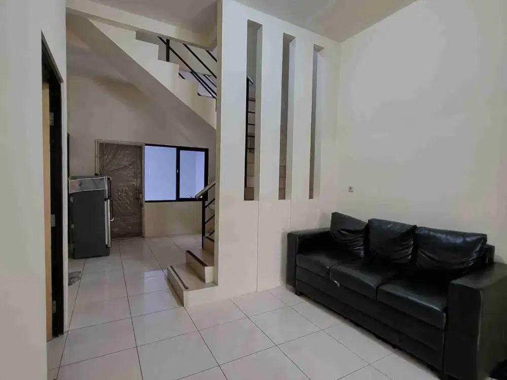 DIJUAL RUMAH  SIAP PAKAI KELAPA GADING TIMUR JAKARTA UTARA . Harga murah. Tidak Banjir . onegate system.