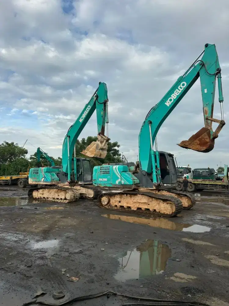 Excavator Kobelco Sk200-10