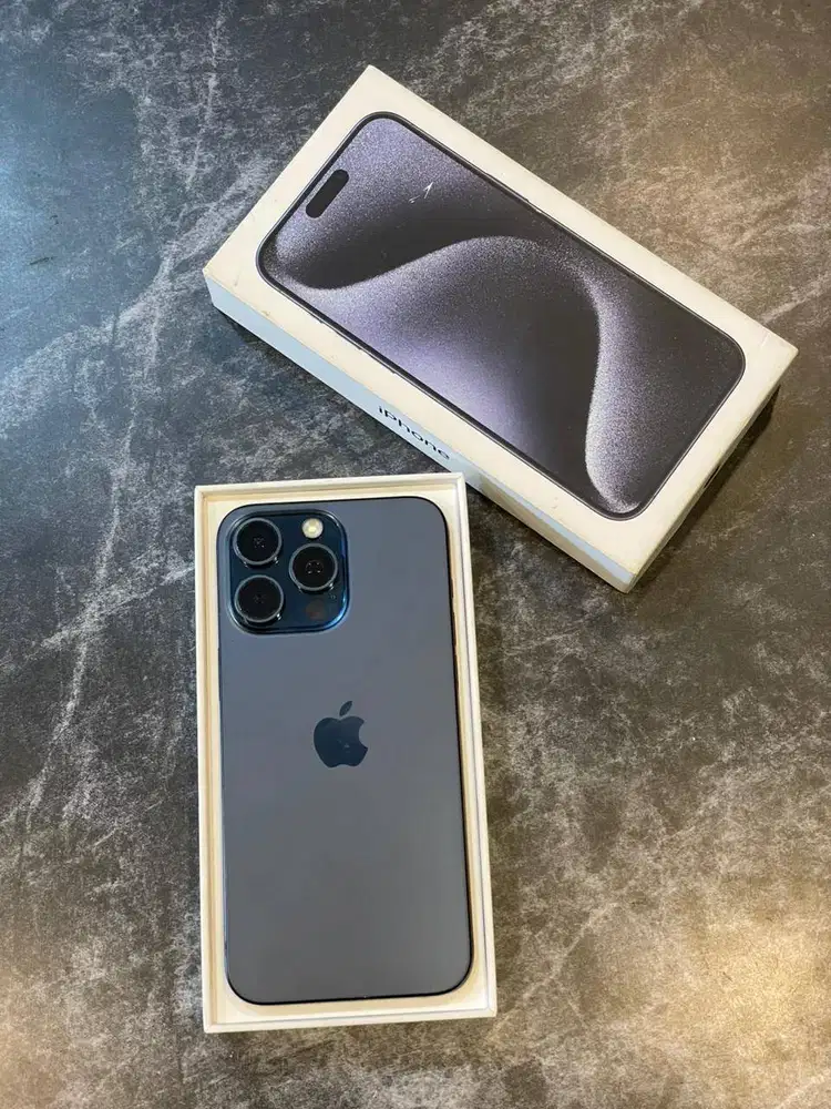 15 Pro max 256gb ibox good condition